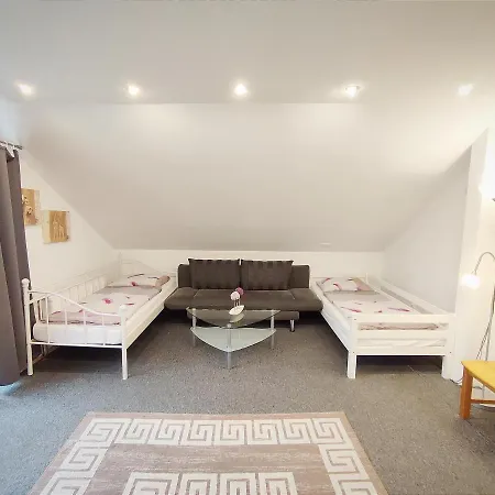 Gemutliche Zentral Gelegene Dachgeschosswohnung Lejlighed *